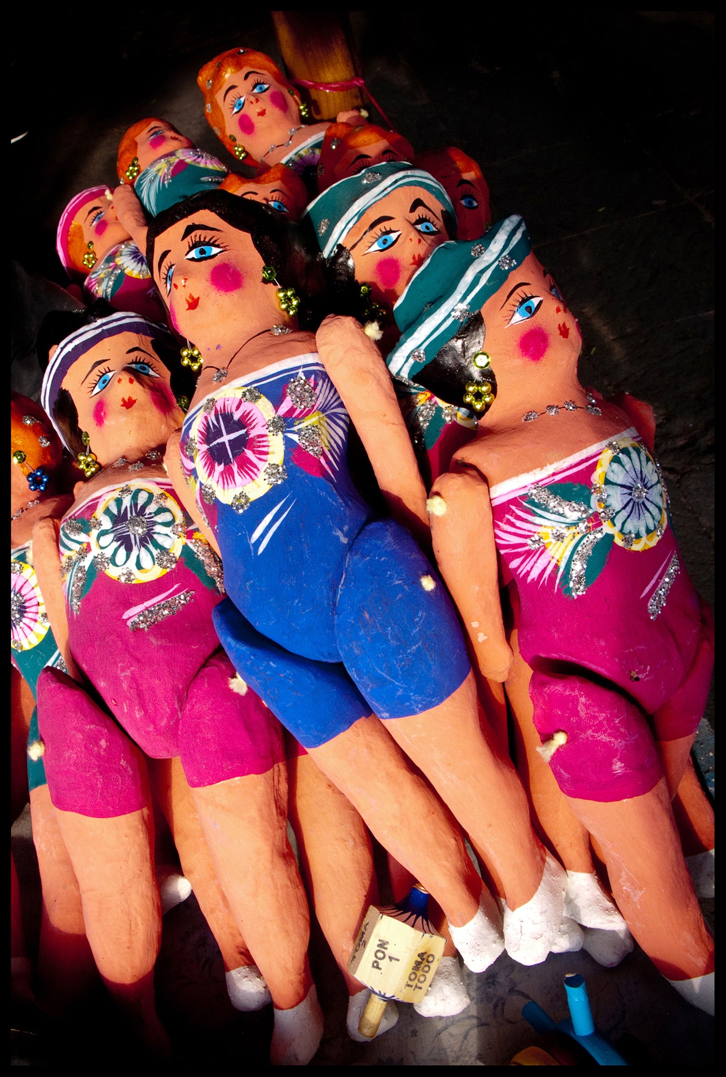 Postal. Foto de autor "Muñecas de carton"